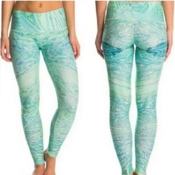 TEEKI Envision green blue Hot Pants Leggings Size Small ~NWOT Made In USA - Picture 1 of 4